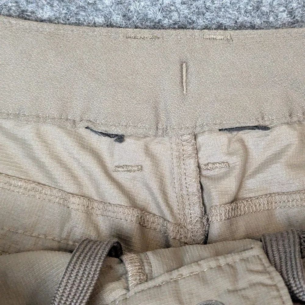 The North Face Mens Khaki Tan Ripstop Hiking Utility Shorts Mens W36